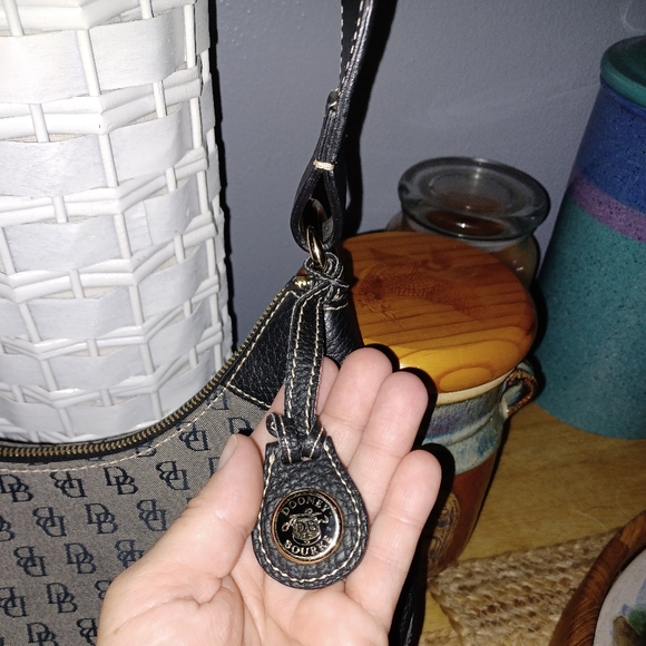 Dooney & Bourke H4 012724 Monogram Black/Gray small shoulder Bag - Picture 6 of 16